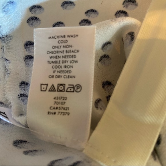 Ann Taylor cold shoulder dress blouse size XS. Beautiful blue/white dot - Picture 8 of 9